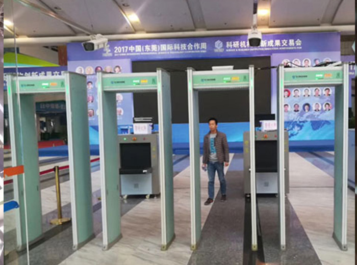 廣西一個旅客因拒絕安檢，大鬧機場被拘留