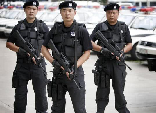 防彈衣真能防止子彈嗎？特警告訴你真實(shí)體會(huì)，很是后怕！
